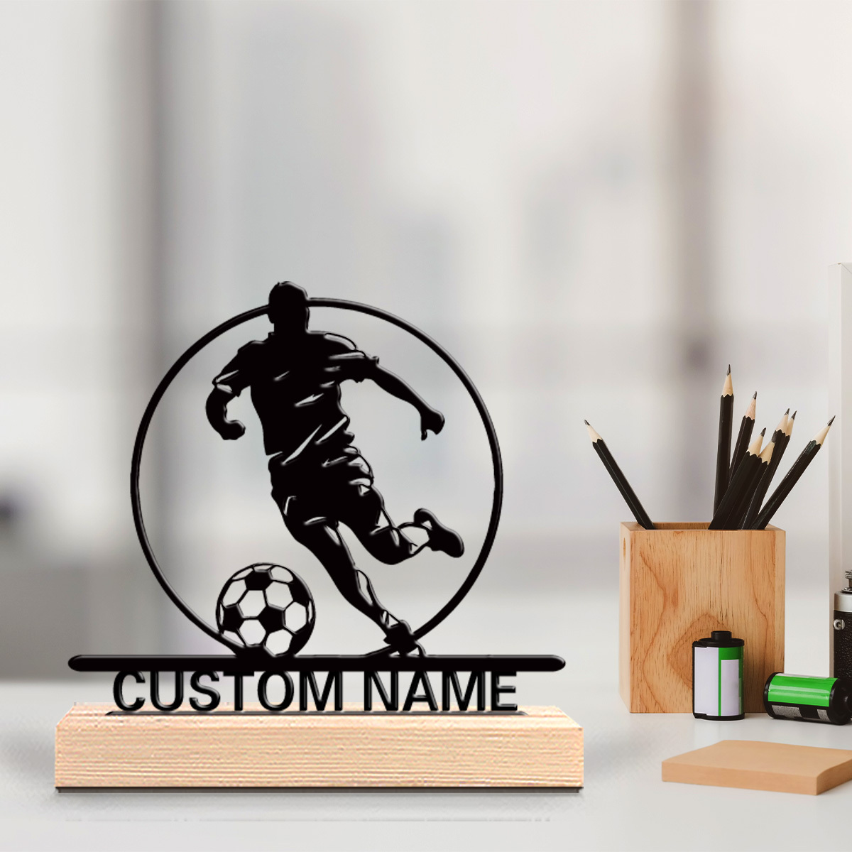 Home Decor Theme - Personalisierte Fußballspieler-Metallstatue mit Namen, Holzsockel Tischdekoration,